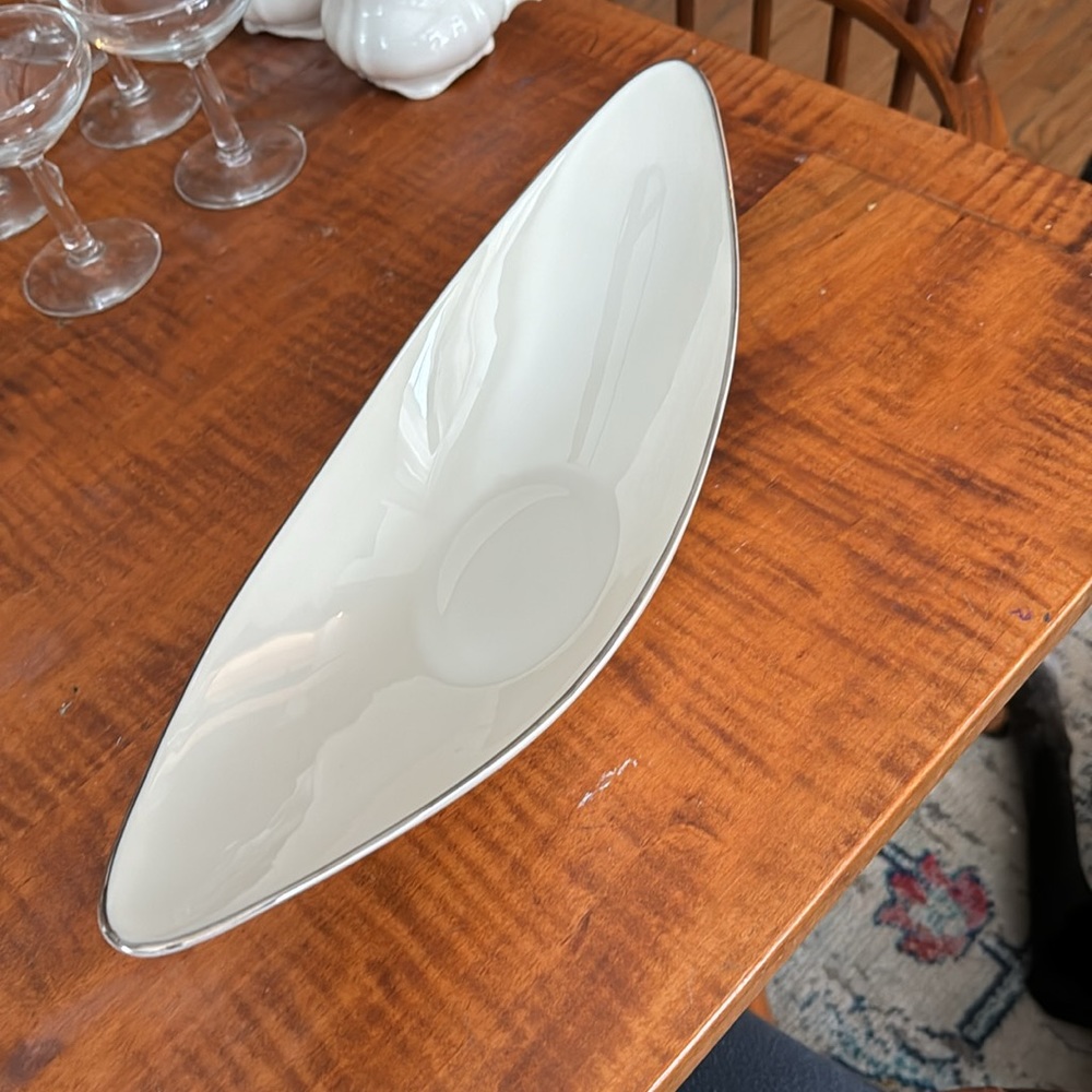 Lennox serving dish - Picture 3 of 4